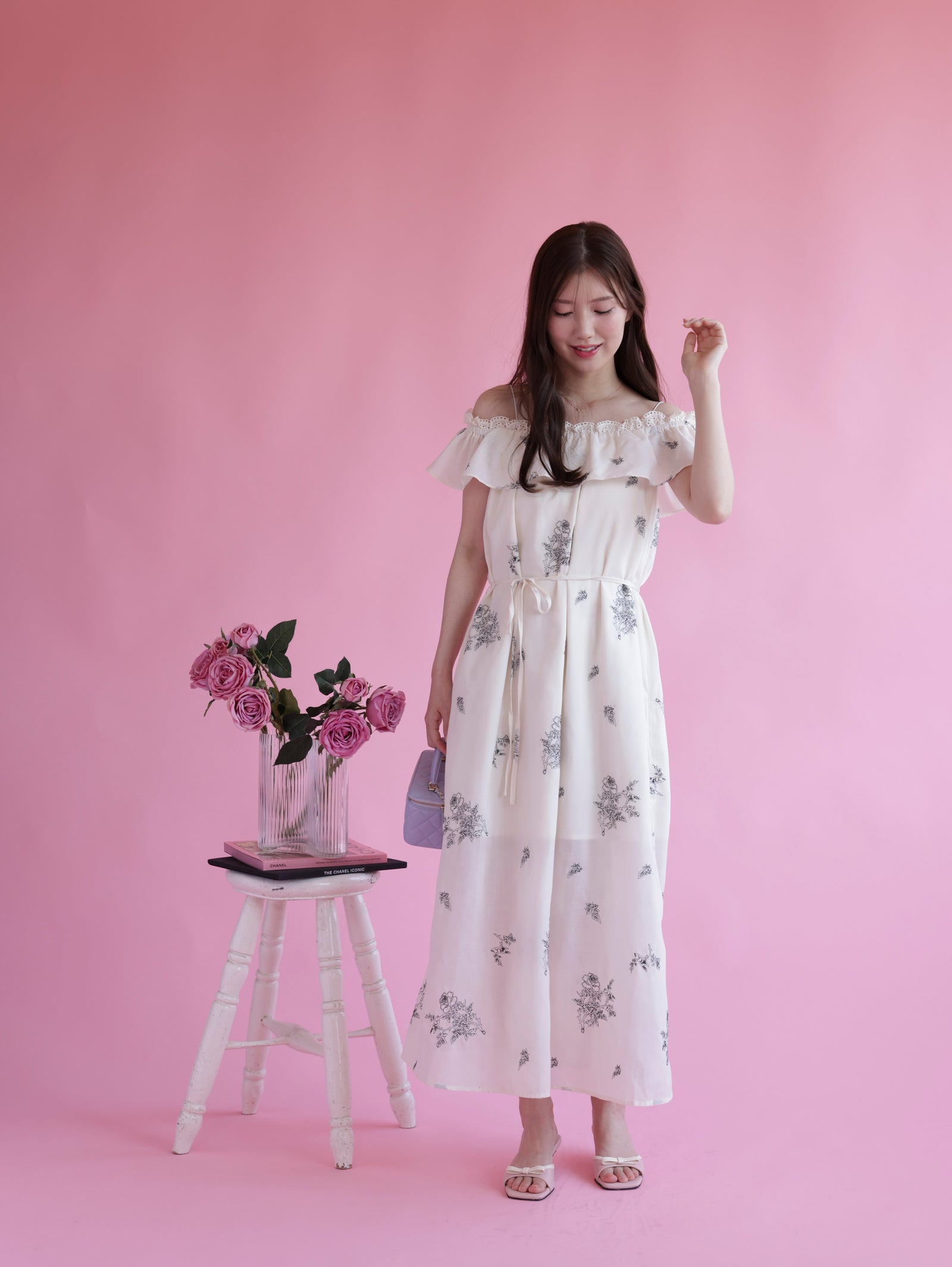 再販】Monotone Embroidery Dress – MAISON MARBLE