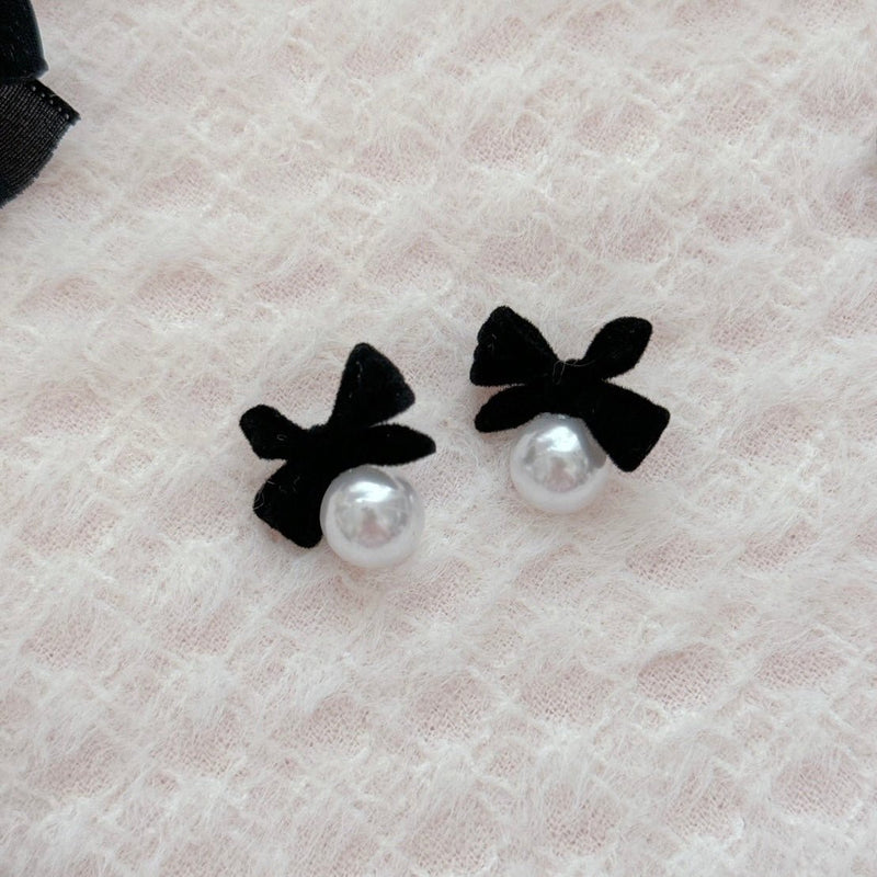 Mini Ribbon Pearl Pierce - MAISON MARBLE