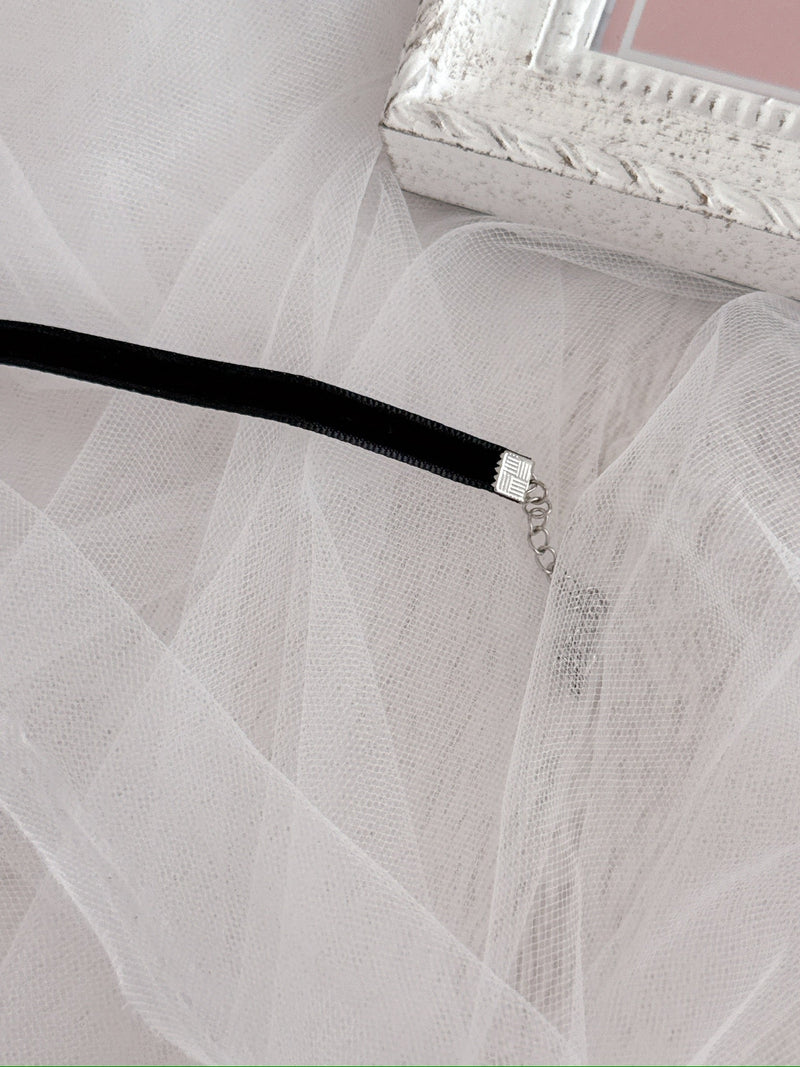 Mini Rose Choker - MAISON MARBLE