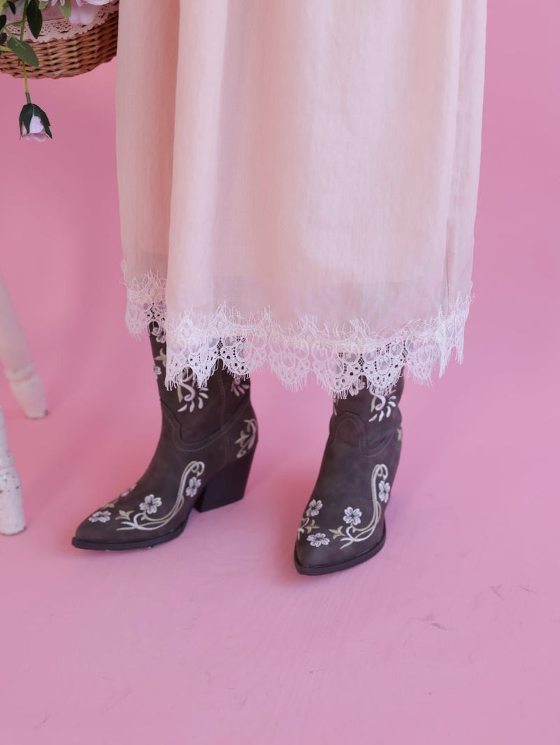 【PRE ORDER】Flower Embroidery Boots - MAISON MARBLE
